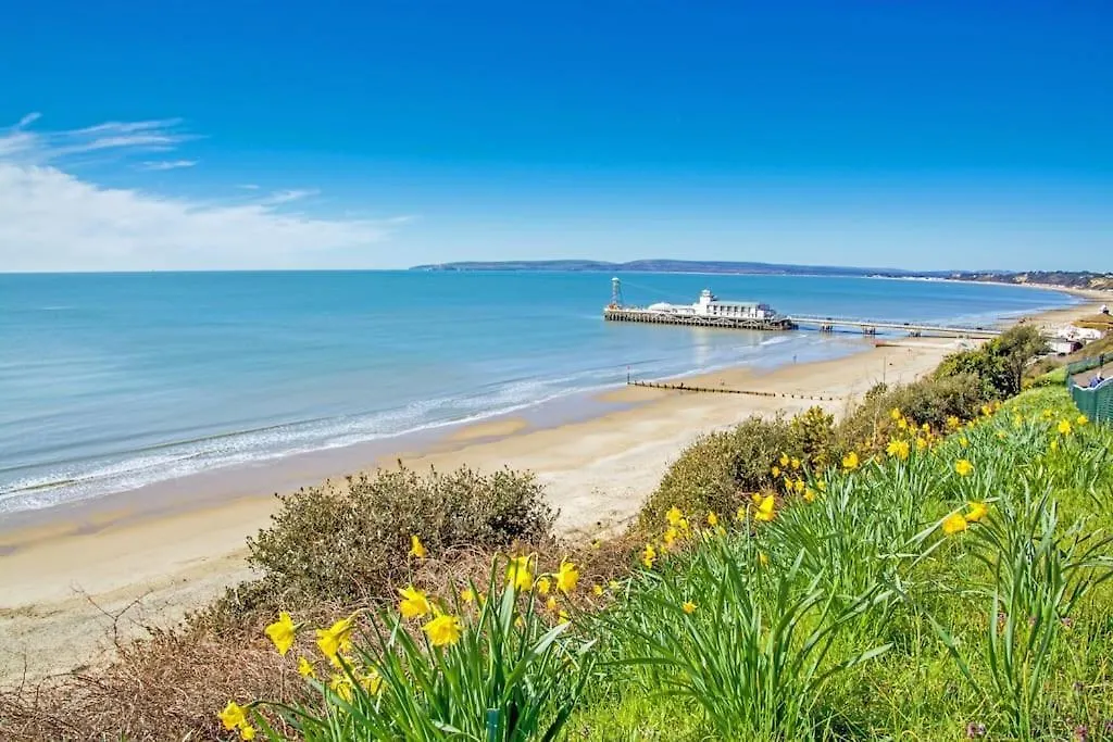 Bournecoast Family Home With Garden -Wifi -Hb8530 Bournemouth 0*,  United Kingdom
